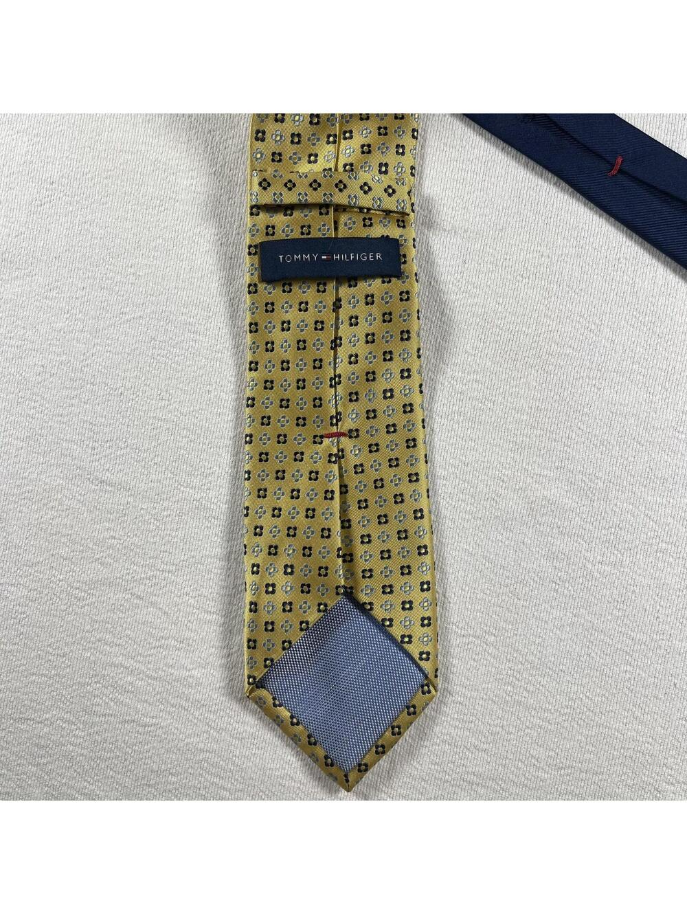 Tommy Hilfiger Mens Neck Tie Navy Blue Gold yellow 100% Silk geometric floral - Picture 2 of 6
